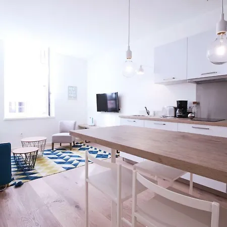 Dom Vaissette Apartment *